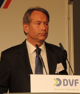 Ulrich Nußbaum am Mittwoch bei seiner Ansprache zum Amtsantritt (Foto: roe)